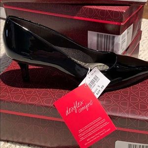 Shiny black small heel